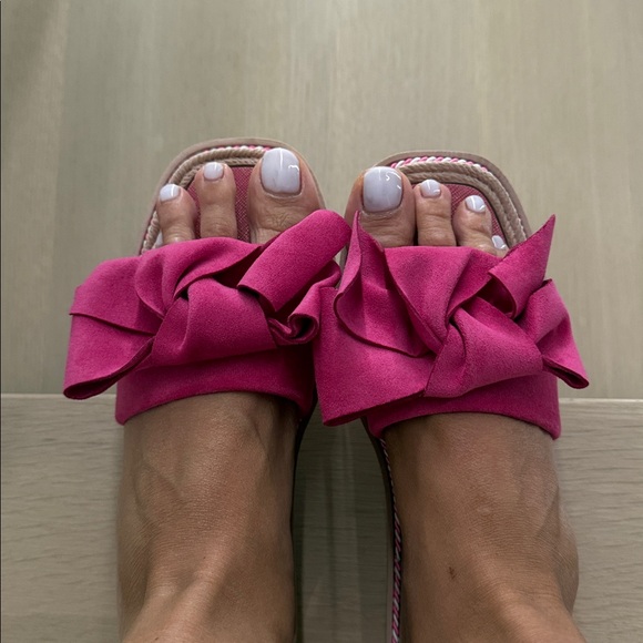 👡 Women’s Sandal Bundle – Size 41 – Pink Ruffle Slides + Pearl Strap Sandals - Picture 8 of 13
